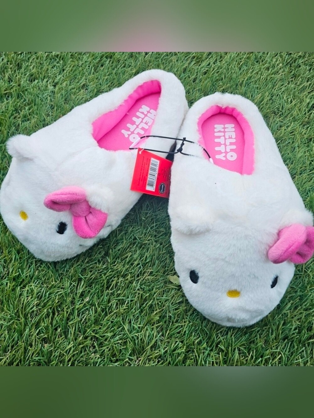 Hello Kitty White Plush Slip-On Slippers with Pink Lining